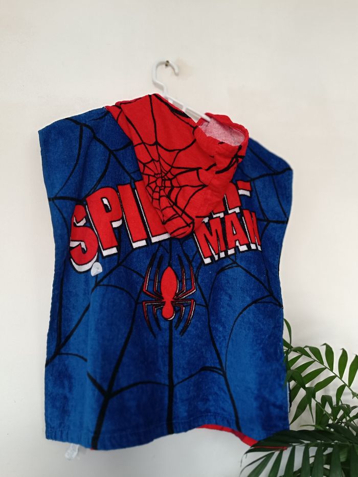 Cape de bain Spiderman 4 /6 ans - photo numéro 5