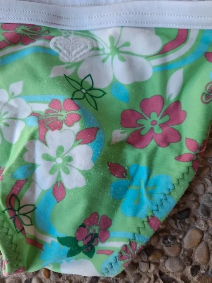 Bas de maillot de bain culotte verte blanche fleurs Hawaï roxy taille 3 ans - photo numéro 3