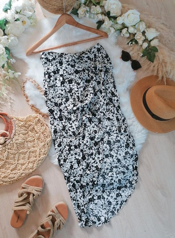 Jolie jupe Bershka taille 36