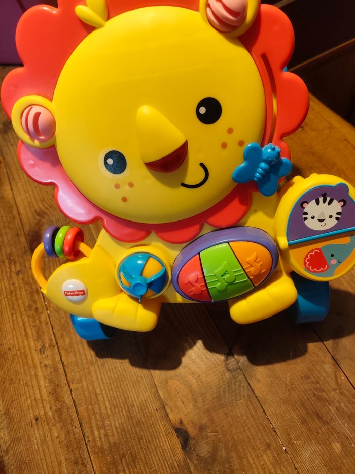 Trotteur lion musical - photo numéro 2