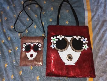 Sac à main est sac bandoulière en sequins en excellent état