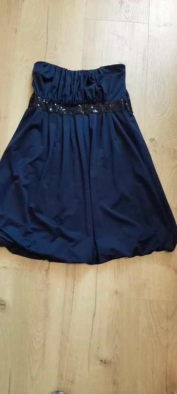 Robe noire habillée T 40 en tbe