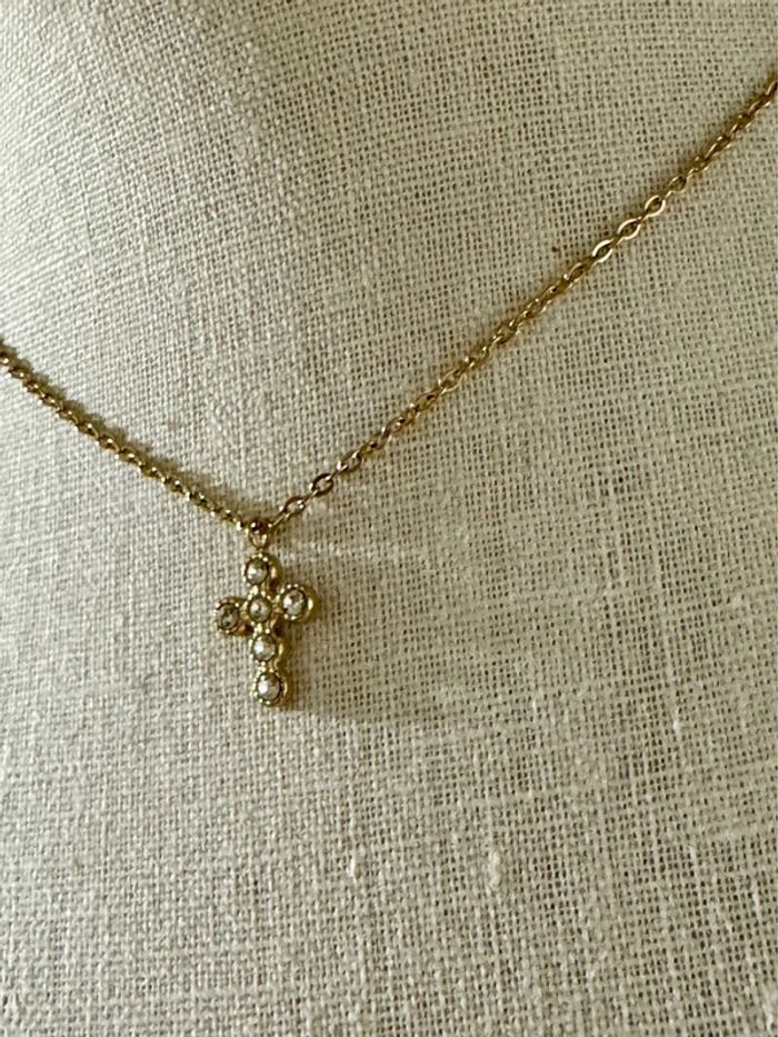 Collier réglable acier inoxydable or petit croix cristaux ronds - photo numéro 2