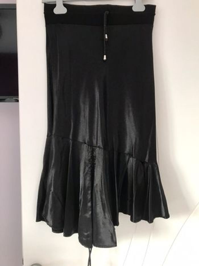 Robe satinée noire - photo numéro 3