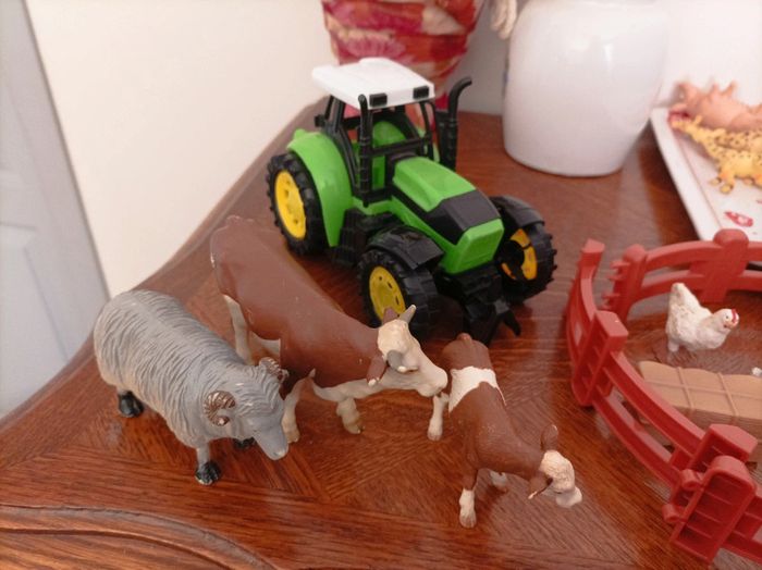 Lot 9 animaux avec un tracteur - photo numéro 2