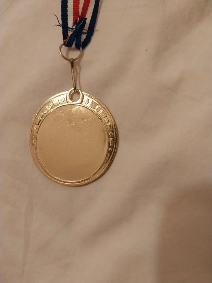 Médaille avec sa boite - photo numéro 3