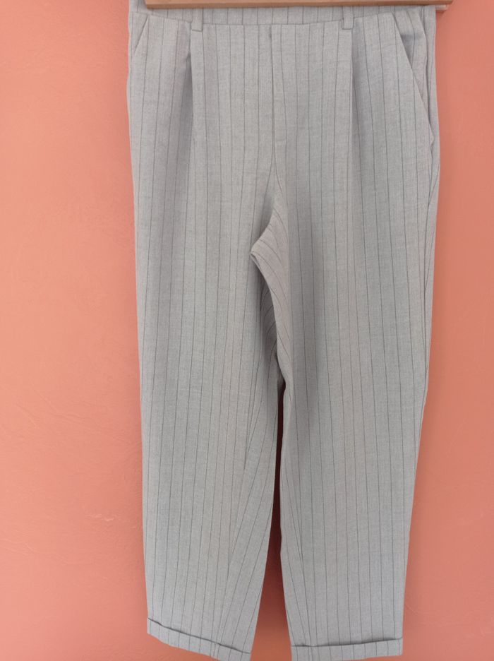 PANTALON STRADIVARIUS Femme.