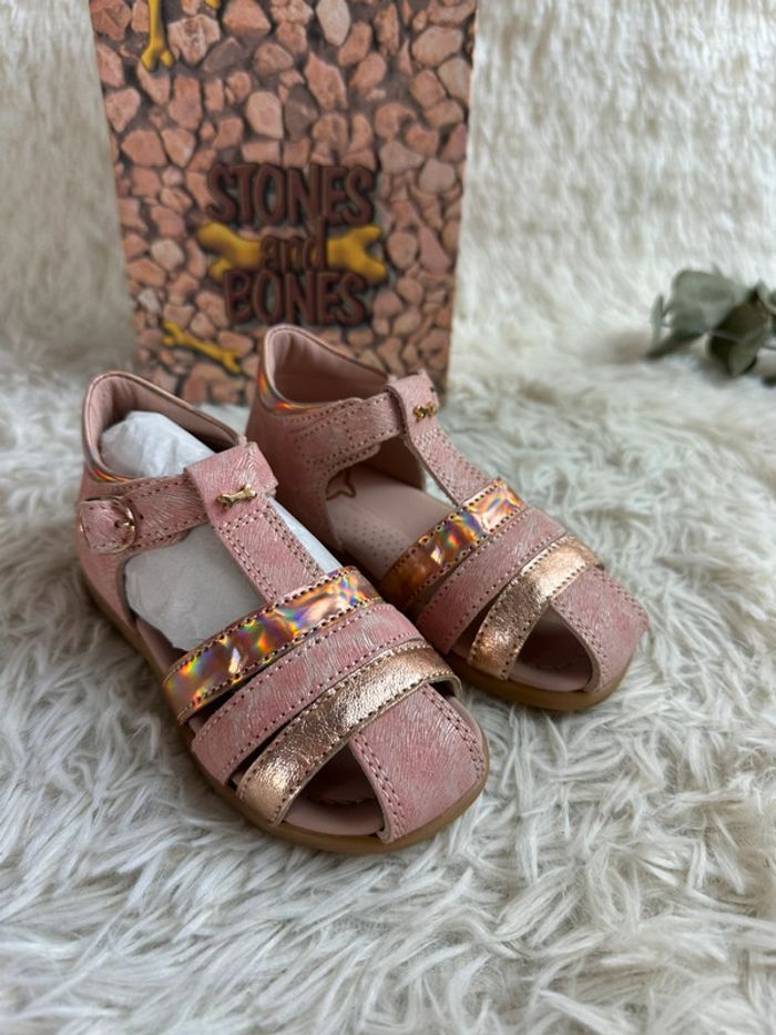 Paire de sandales Stones and Bones taille 25 - photo numéro 2