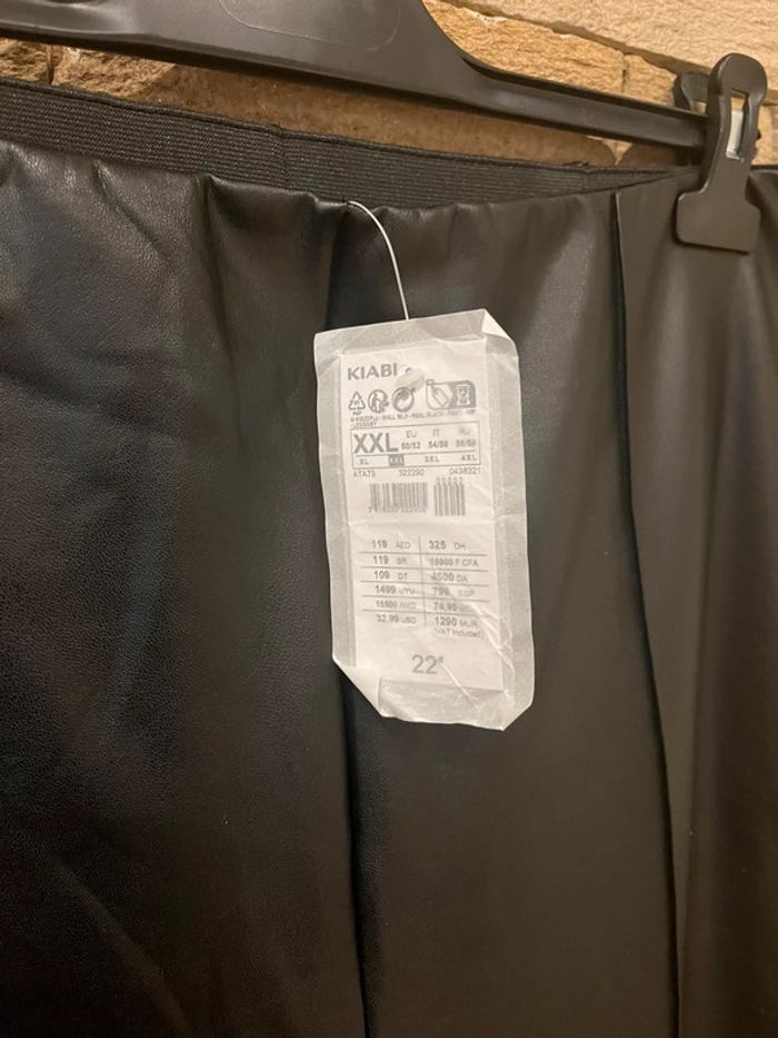 Legging similicuir XXL - 50/52 KIABI neuf - photo numéro 2