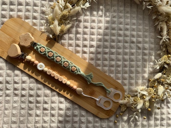 Attache tétine en silicone - photo numéro 2