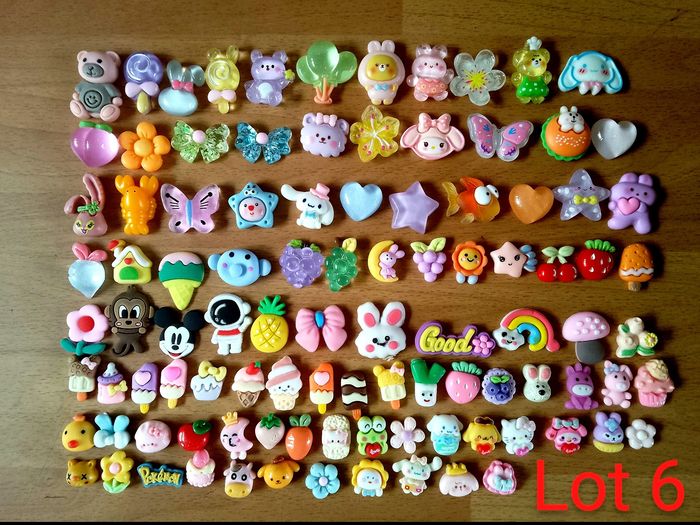 Figurines