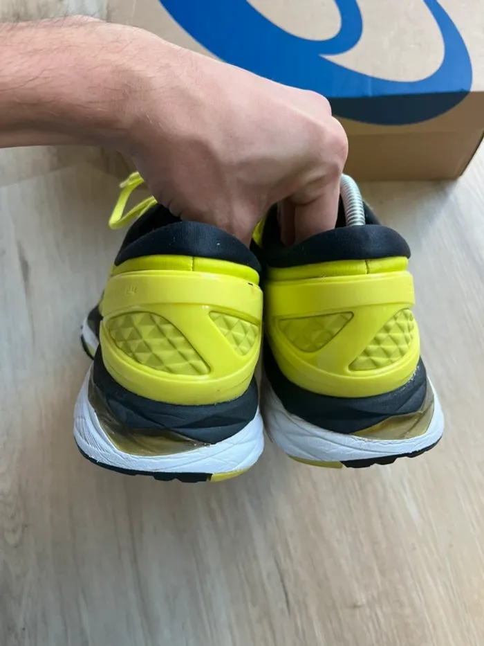 Asics Gel Kayano 24 Taille 44 - photo numéro 3