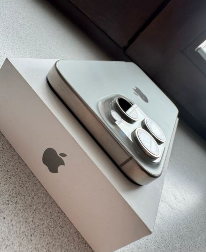 I p h o n e 15 p r o m a x. - photo numéro 2