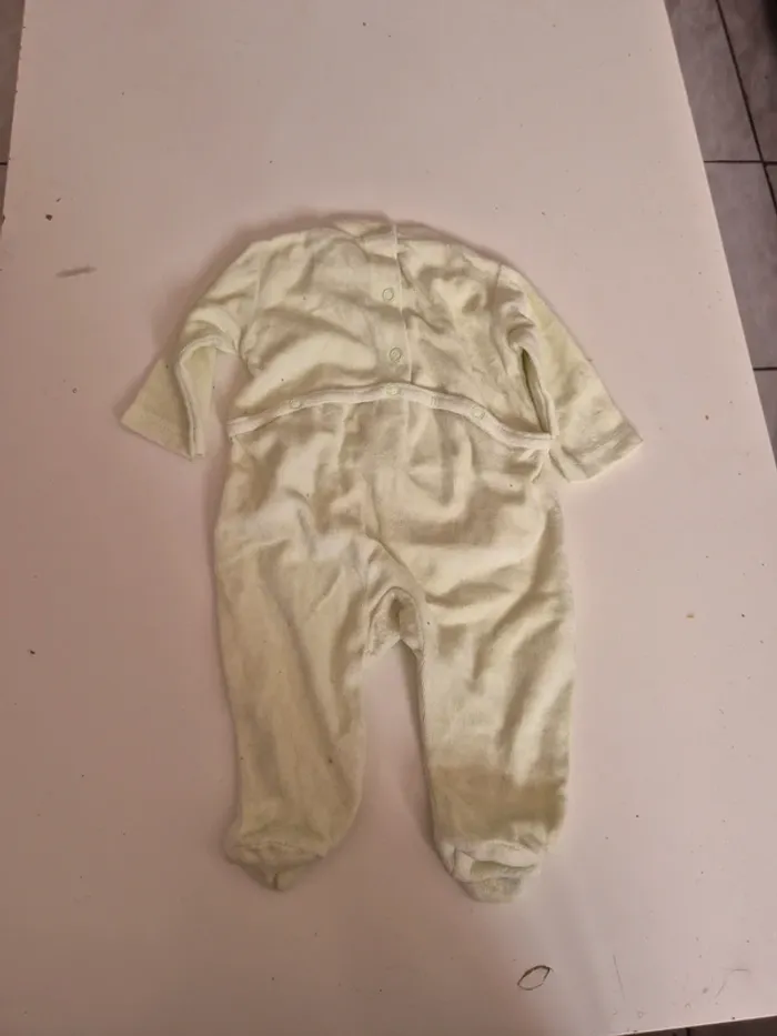 Pyjamas 1 mois - photo numéro 3