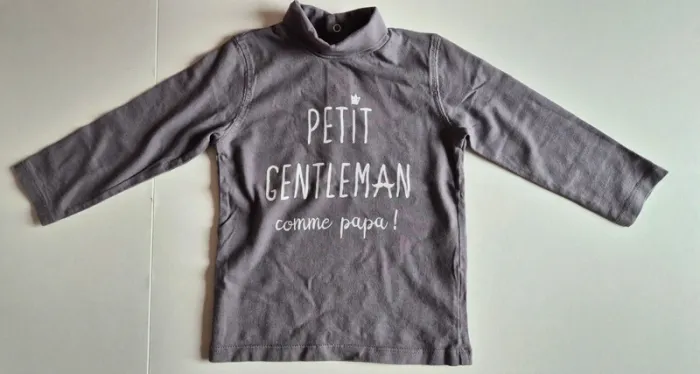 T-shirt col