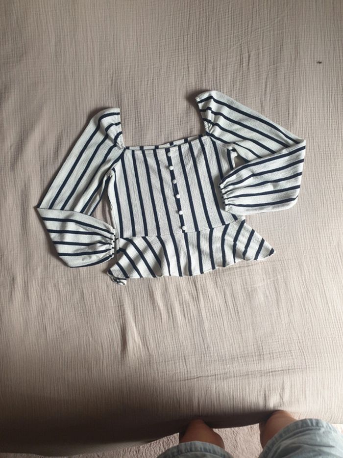 Blouse rayée épaules très sympa - photo numéro 2