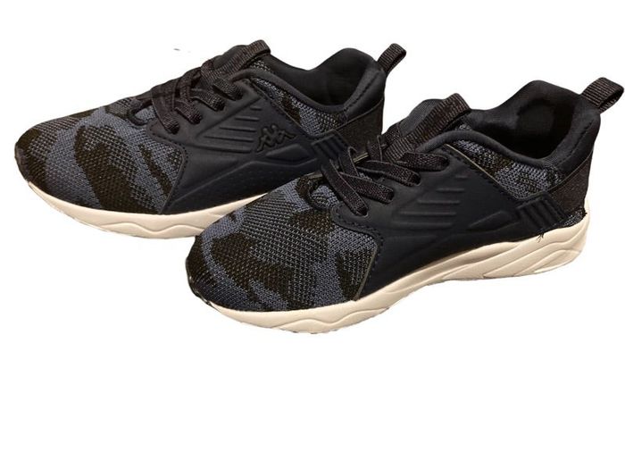 Baskets bleues marines