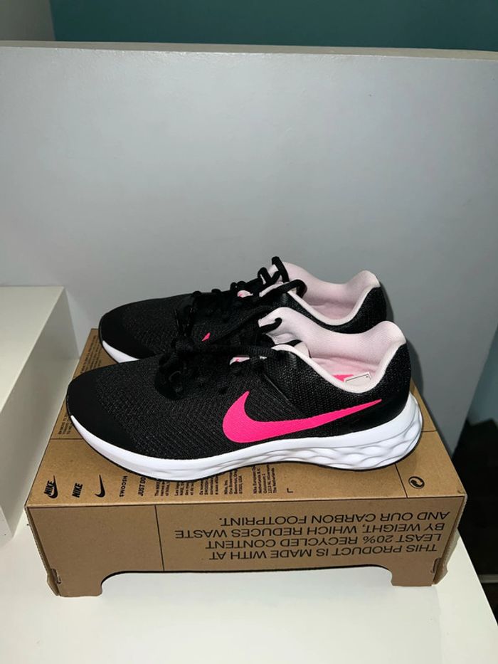 Basket Nike taille 36.5 femme - photo numéro 5