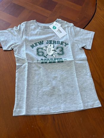 T shirt neuf 6 ans