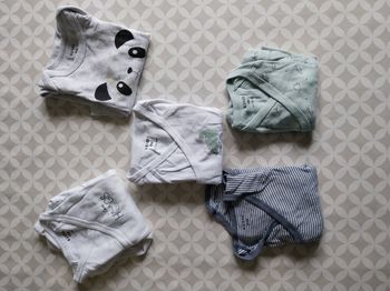 👶 Lot de 5 bodies bébé – 9 mois – Manches longues Kiabi