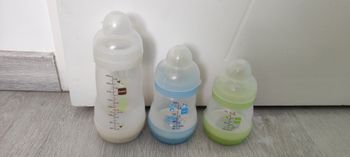Lot de 3 biberons Mam anti colique