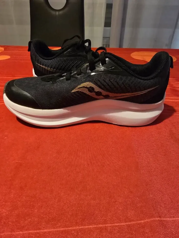 Chaussure de sport - photo numéro 6
