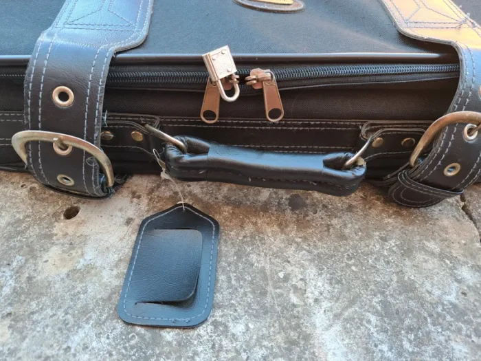 Ancienne valise - photo numéro 2