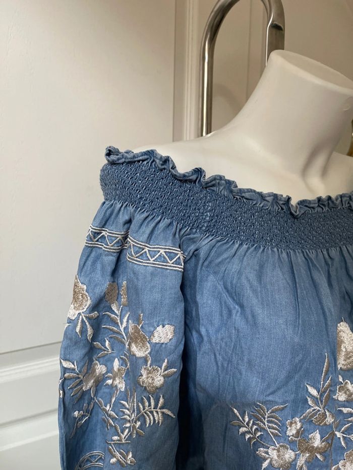 Robe brodée à fleurs - photo numéro 8