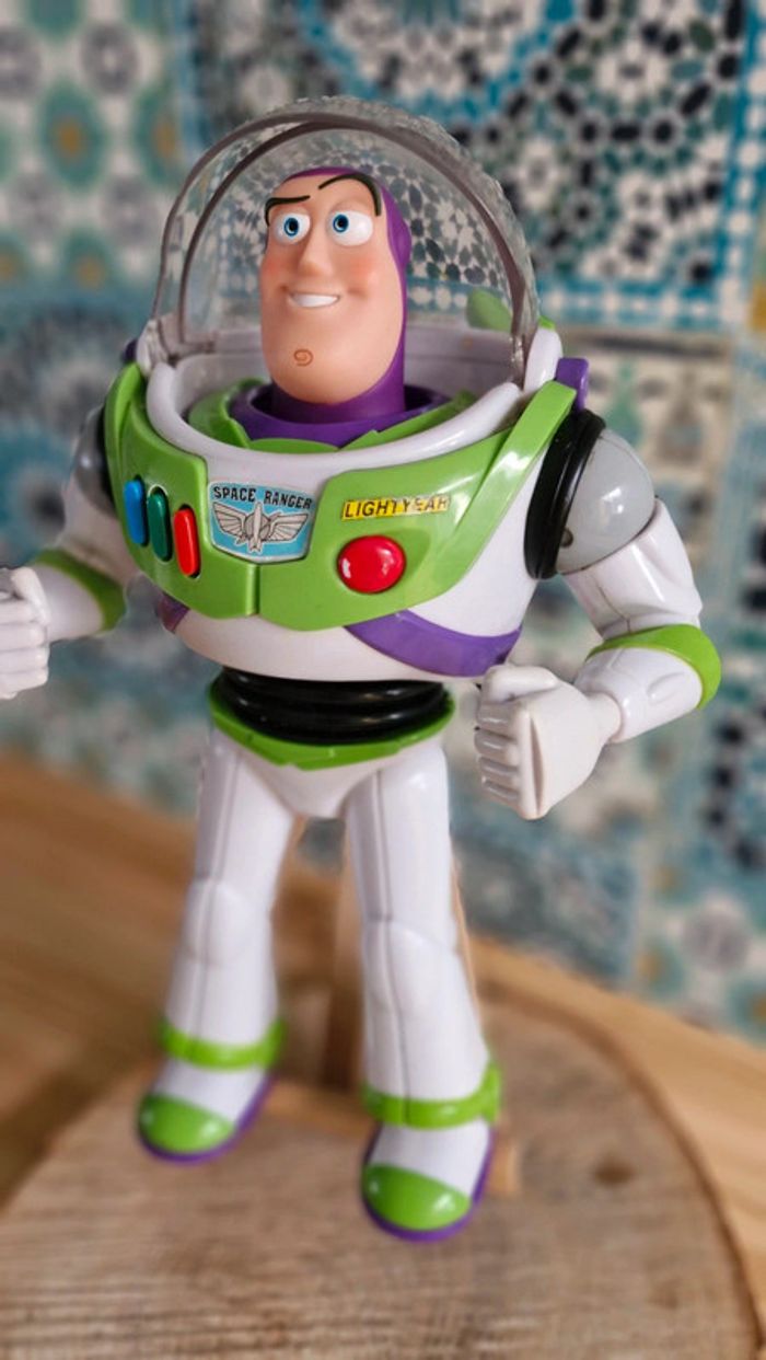 Figurine  buzz l eclair disney pixar - photo numéro 2