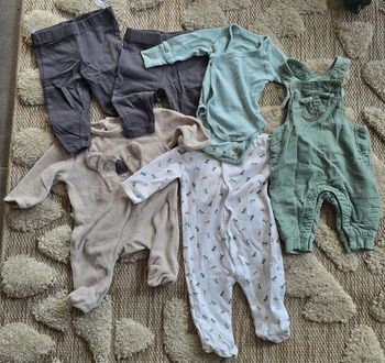 Lot vêtements bébé 1 mois