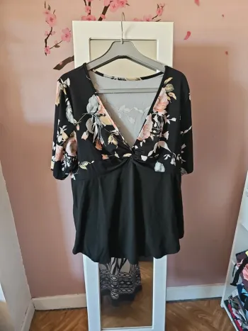 T-shirt noir fleur rose t46 curve