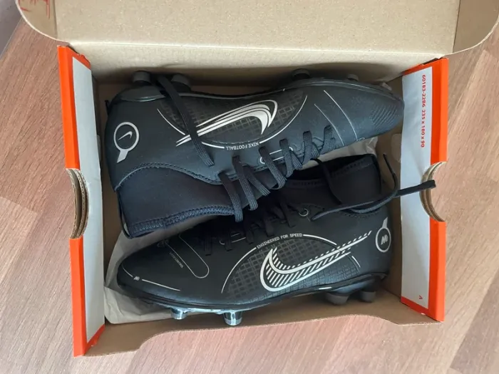 Campons 32 enfant Nike superfly 8 club MG neuf
