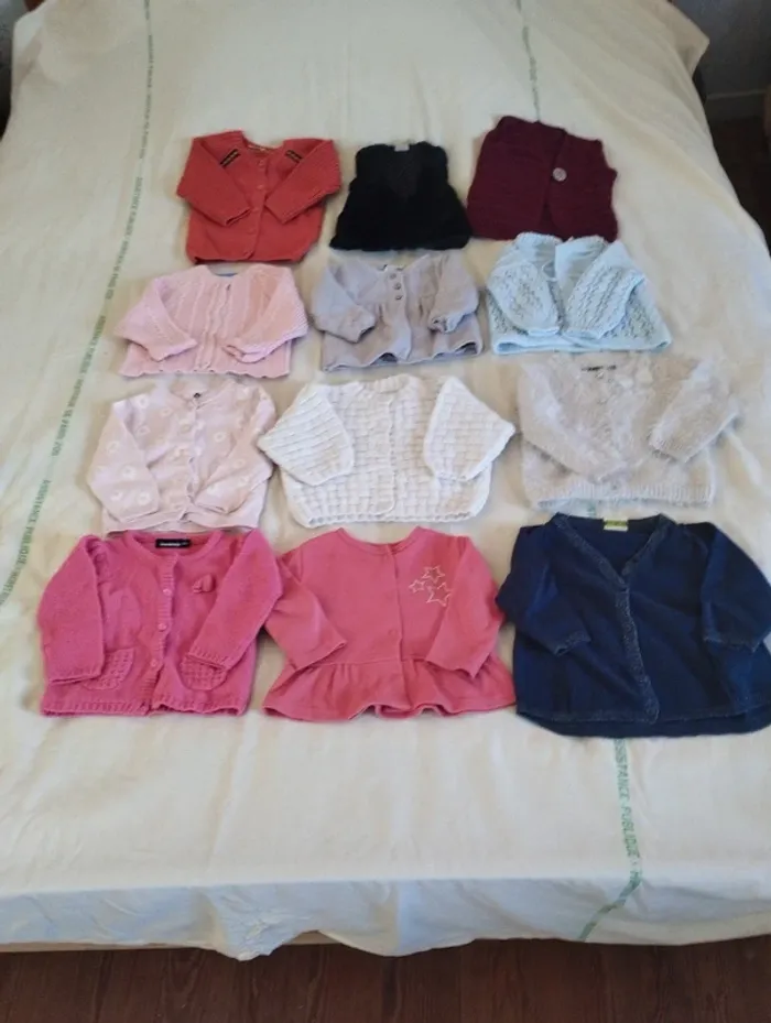 Lot gilet 6 mois fille