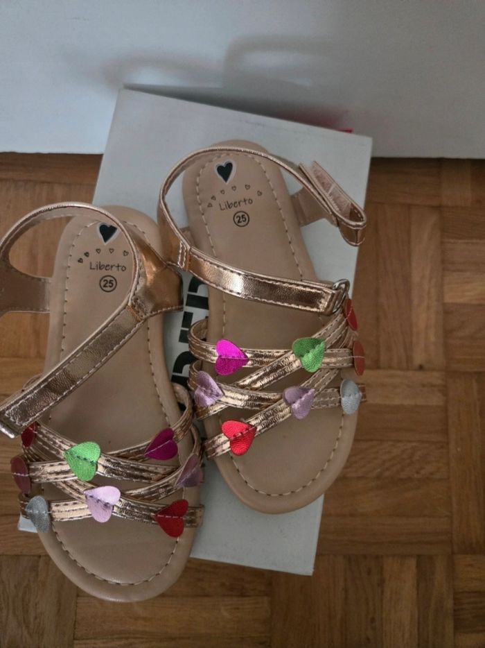 Sandales neuves taille 25 liberto - photo numéro 2