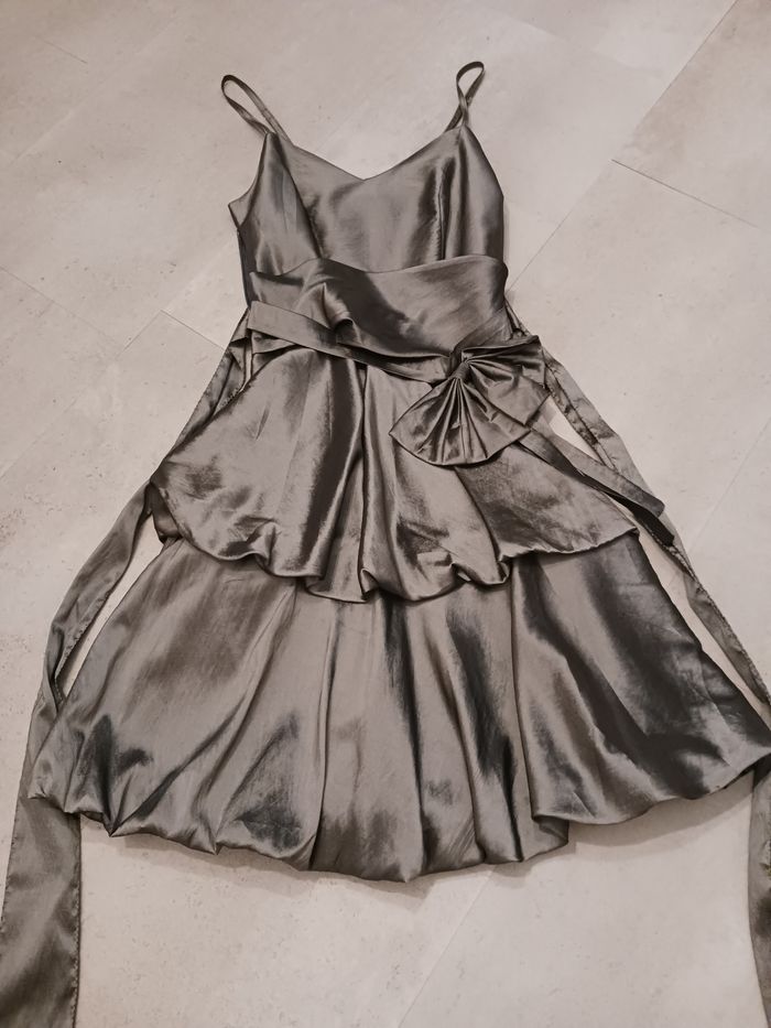 robe satin grise taille M Envie