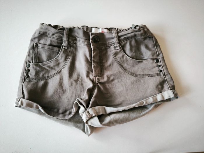 Short gris foncé name it 10 ans