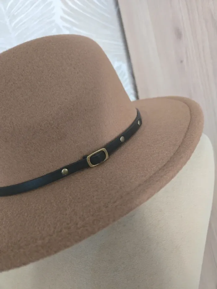 Magnifique chapeau Destockage neuf - photo numéro 3