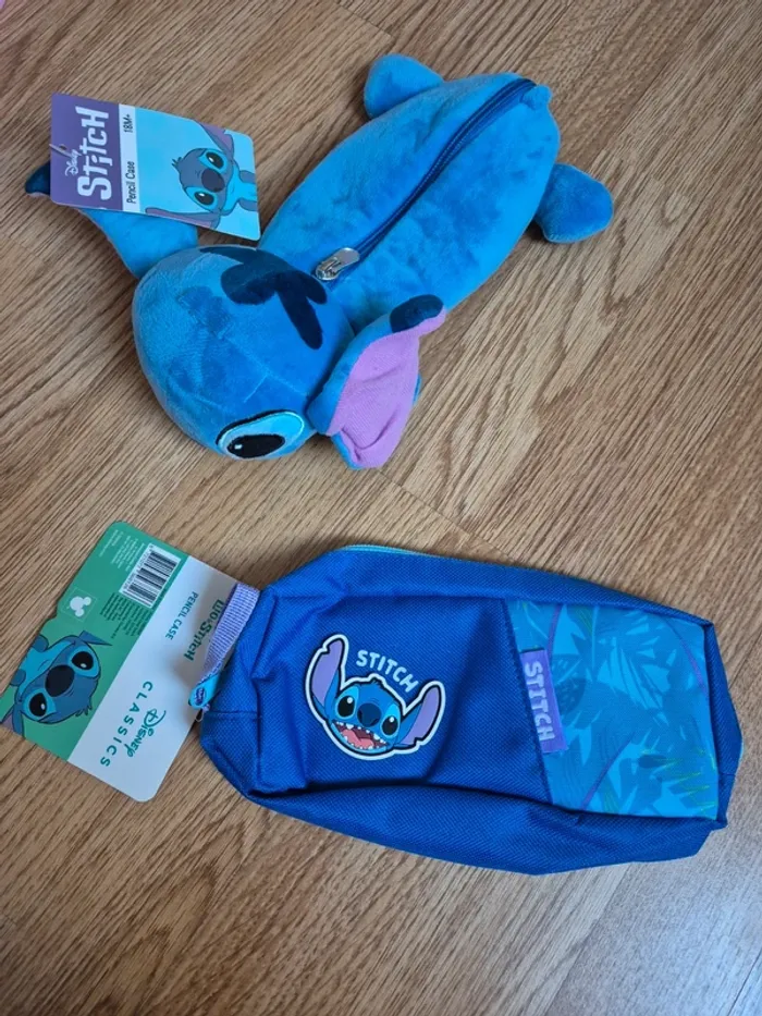 2 trousses Stitch