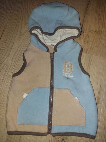 Veste à capuche sans manche 6 mois tbe