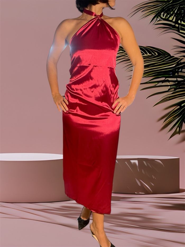 Robe rouge satinée - photo numéro 2