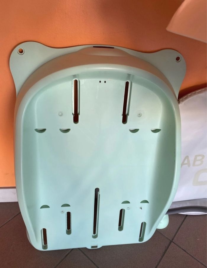 Baignoire bébé 4 pieds pliable avec table à langer amovible et jouets - photo numéro 4