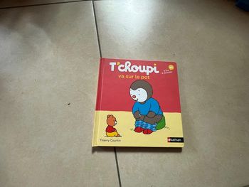 Livre “ t’choupi va sur le pot”