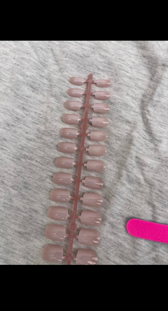 Faux ongles - photo numéro 3