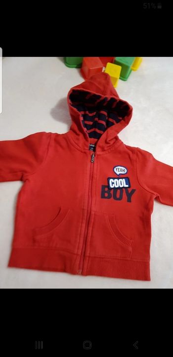 Sweat bébé taille 6 mois