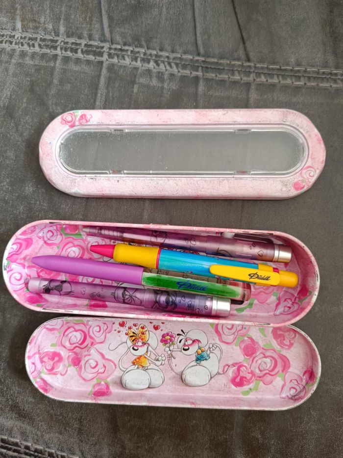 Boîte à crayon en métal rose Diddl et Diddlina