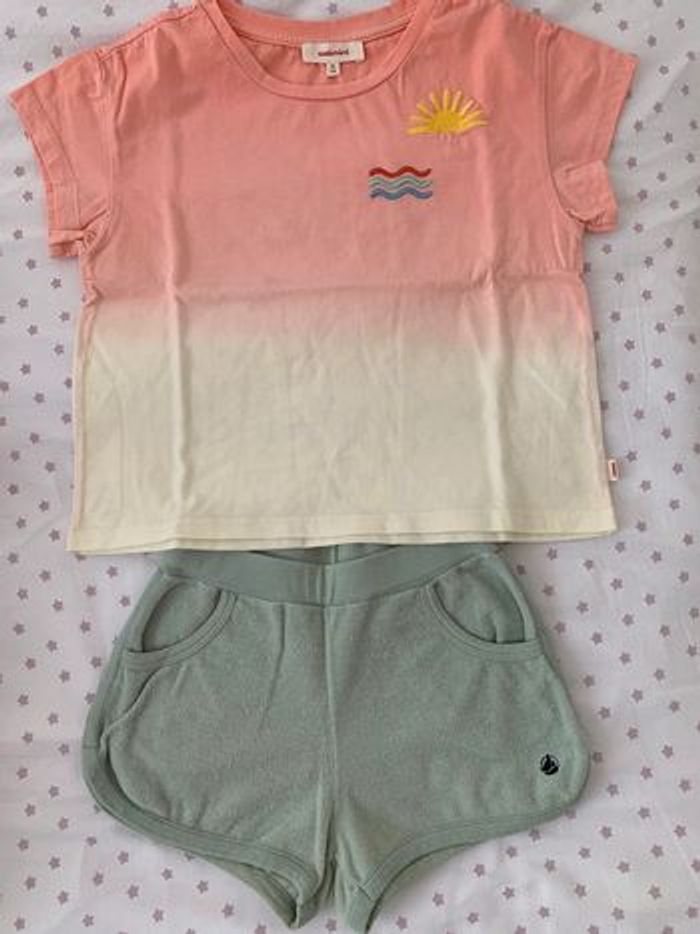 Ensemble short en éponge Petit Bateau et t-shirt bi colore Catimini en 6 ans