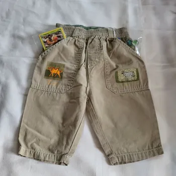 Bermuda/Short 6 Mois + Cartes Pokémon + Billes