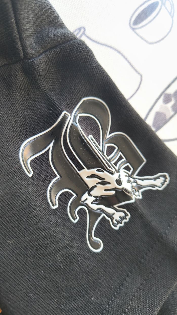 🖤 Super tshirt noir imprimé or/blanc (8 ans) 🖤 - photo numéro 3