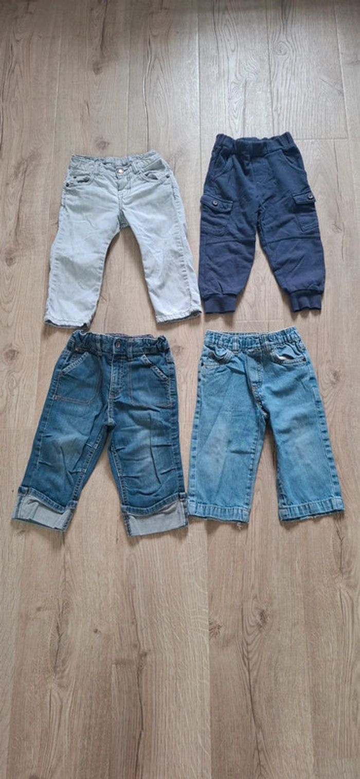 Lot 4 pantalons 18mois dont 1 neuf