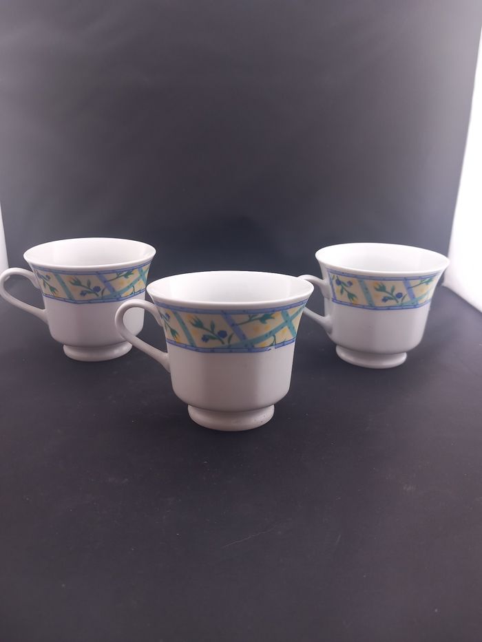 3 Tasses à café avec fleurs